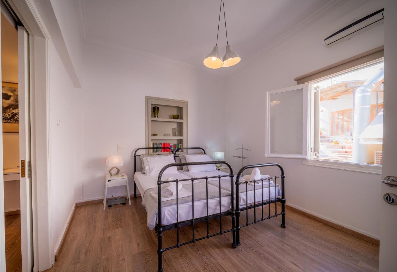 The Roof - Flat Sea View In Aegina Townアパートメント エクステリア 写真