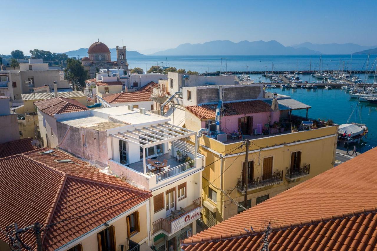 The Roof - Flat Sea View In Aegina Townアパートメント エクステリア 写真